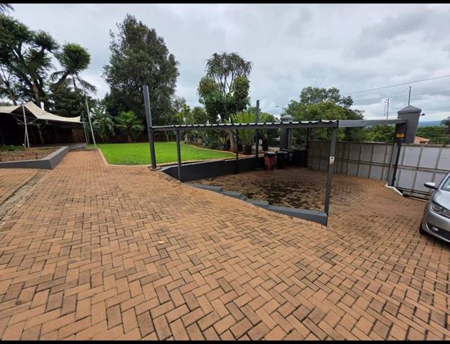 5 BEDROOM HOUSE FOR SALE IN WAVERLEY